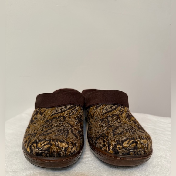 SoftWalk Size 9 Brown and Gold Patterned Mules - Picture 5 of 11